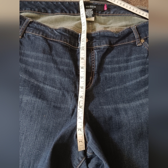 Torrid Feel The Fit Boyfriend Straight Vintage Stretch Blue Jeans Plus Sz 26R - Picture 11 of 14